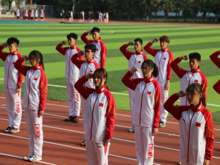 裁判员队展示.JPG.png