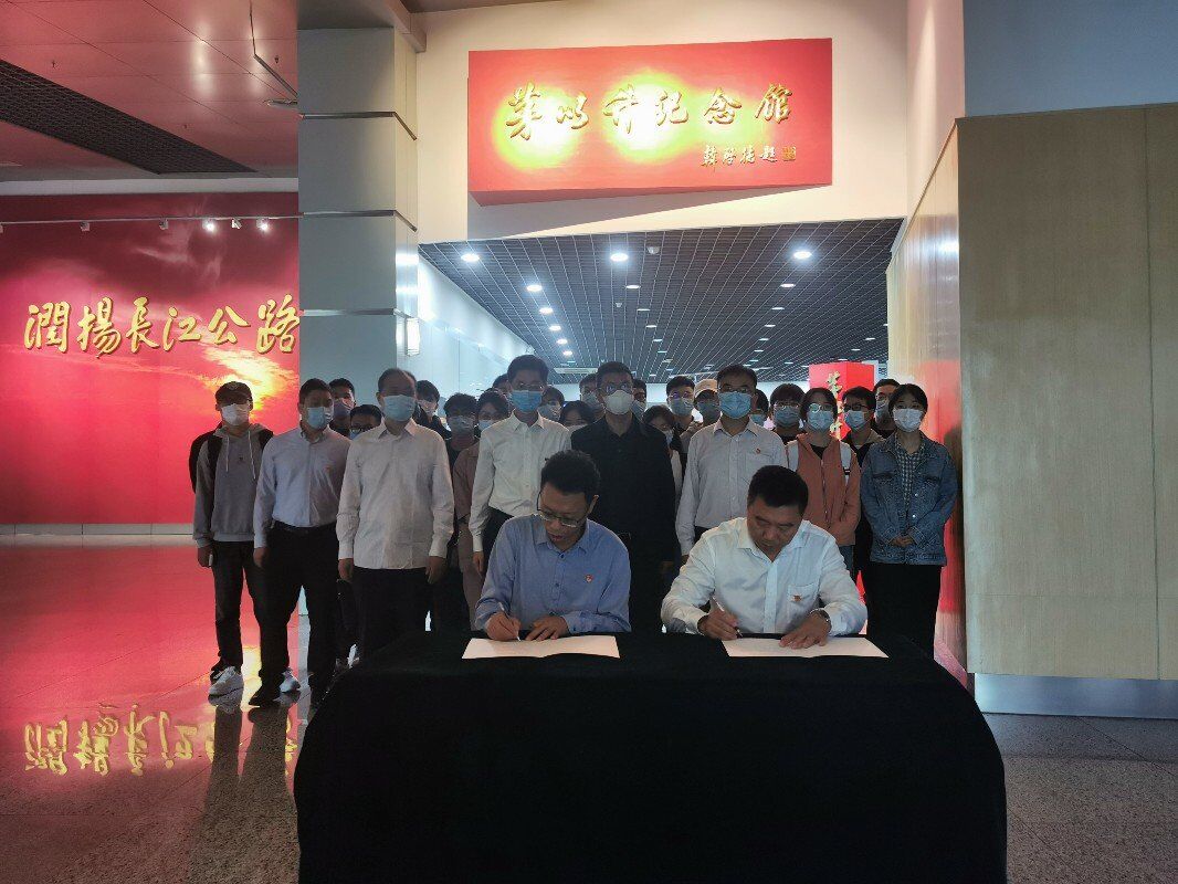 1665383215977302.jpg 签约.jpg