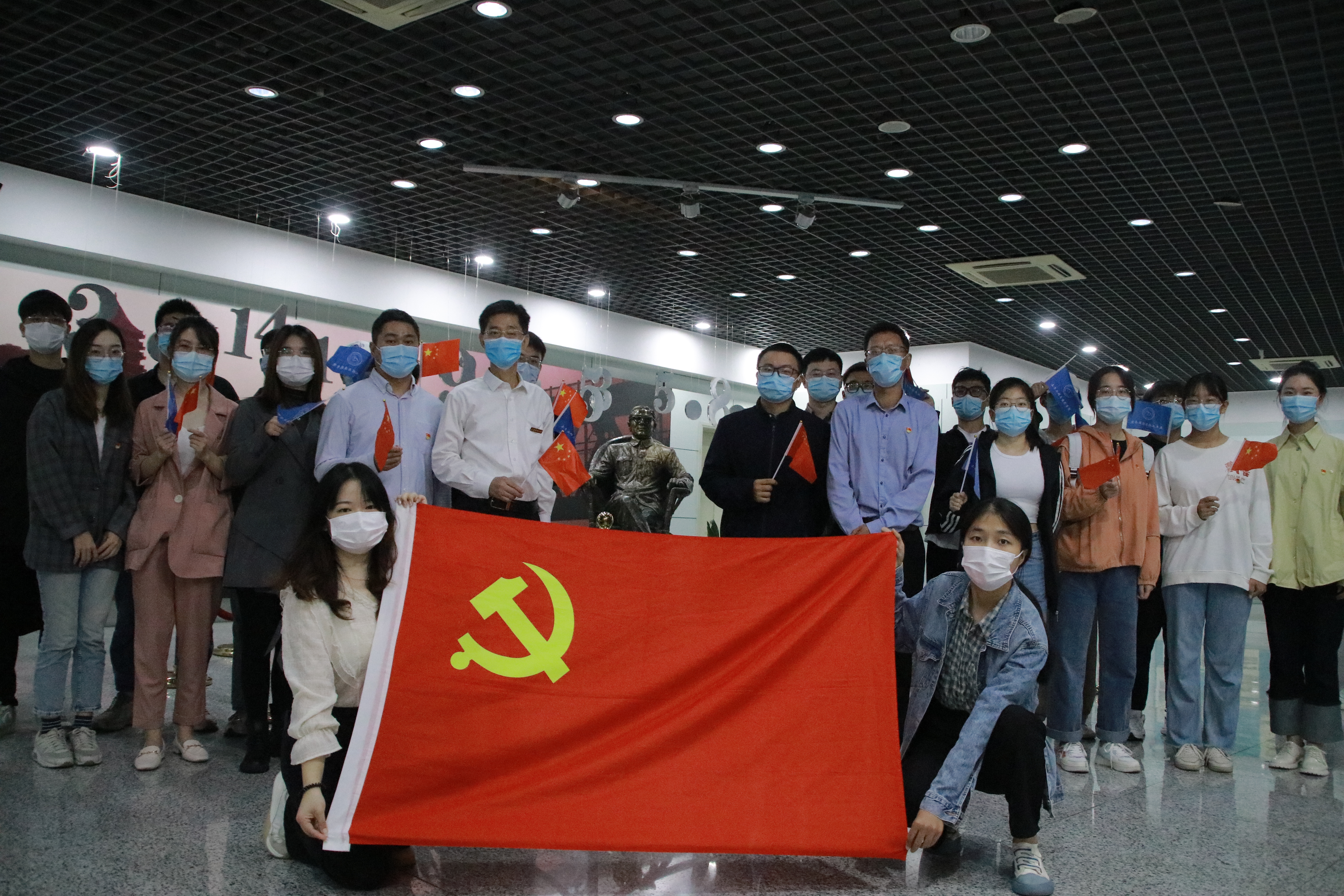 1665383447525941.jpg 合影.jpg