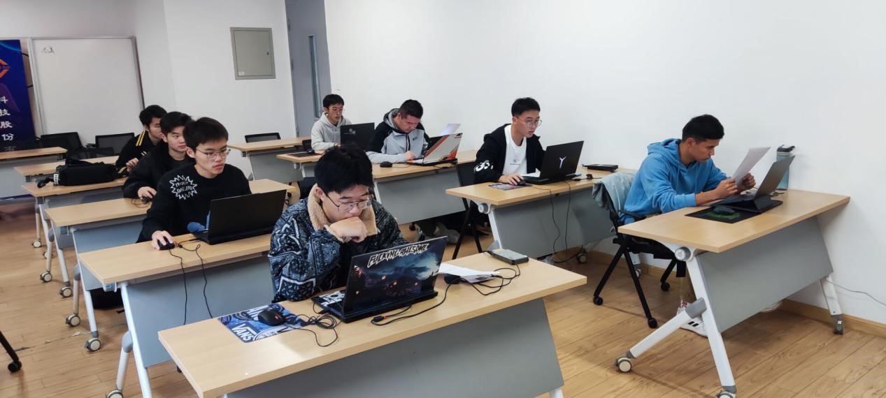 1637757546338638.jpg 建模.jpg