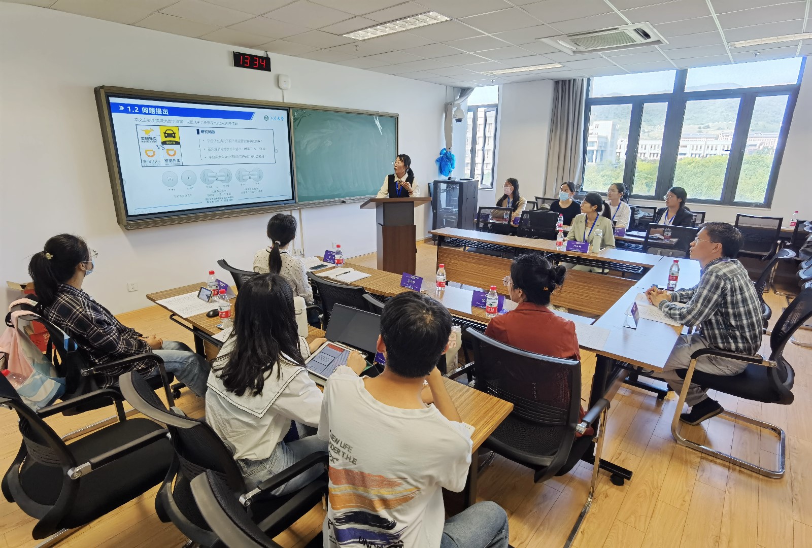 1664247864544791.jpg 分论坛四研究生作报告.jpg