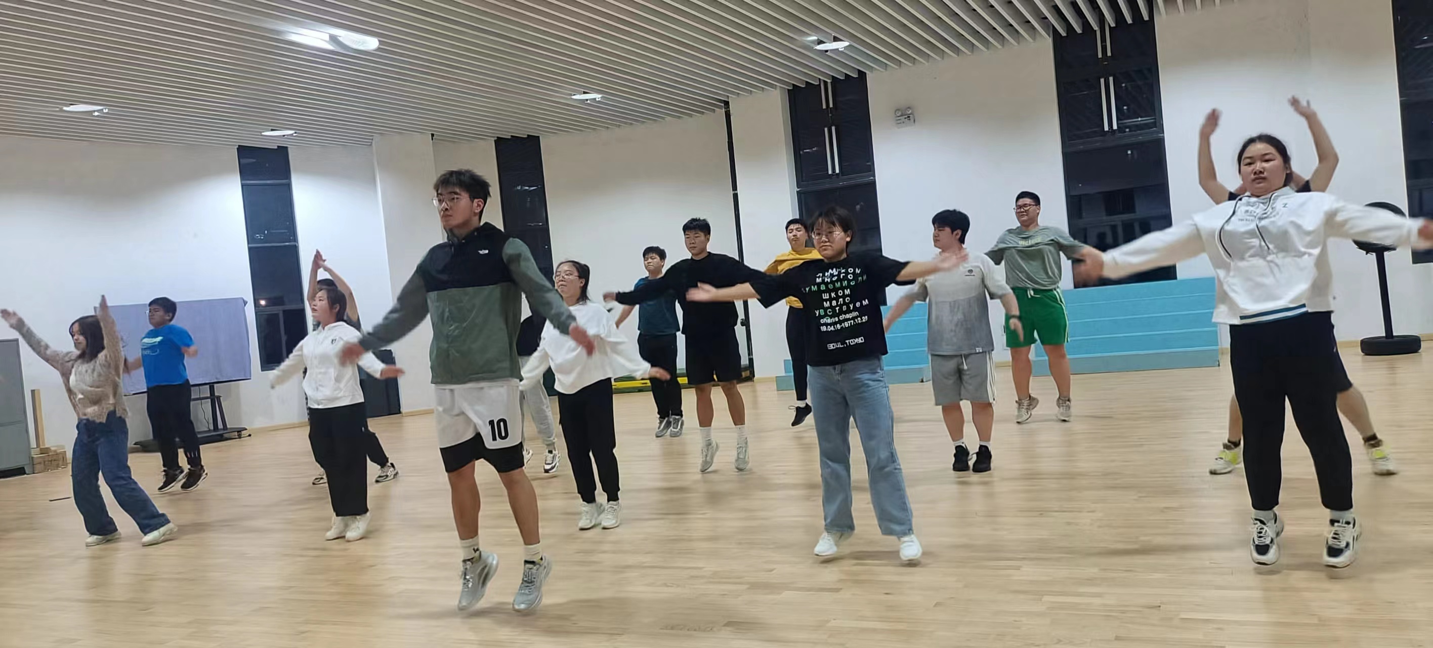 1666194809837542.jpg 1666194809837542.jpg