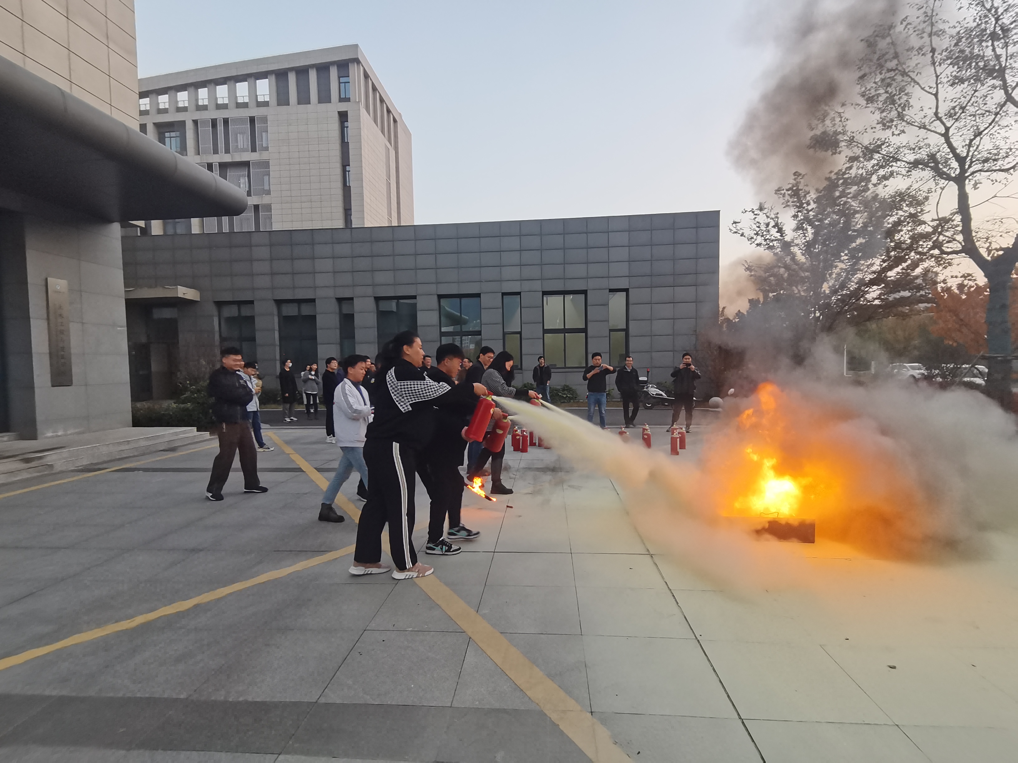 灭火.jpg